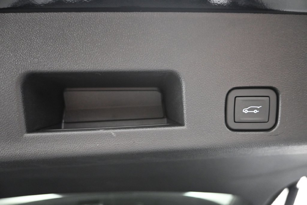 Used 2026 Chevrolet Traverse RS AWD/4WD image 12