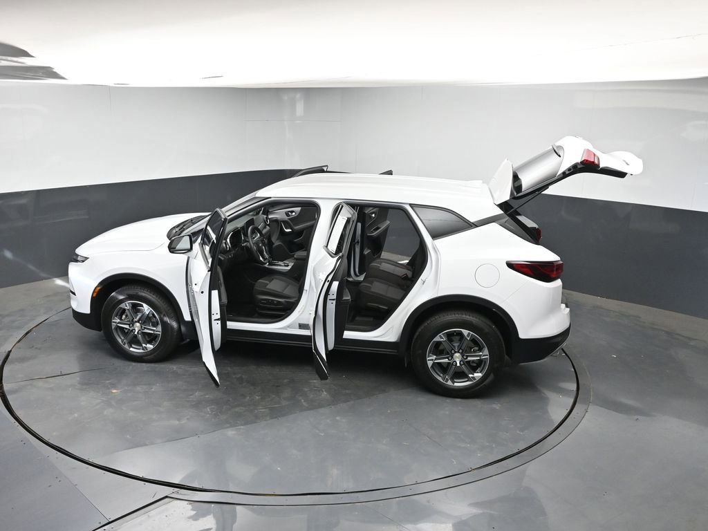 Used 2025 Chevrolet Blazer LT image 46