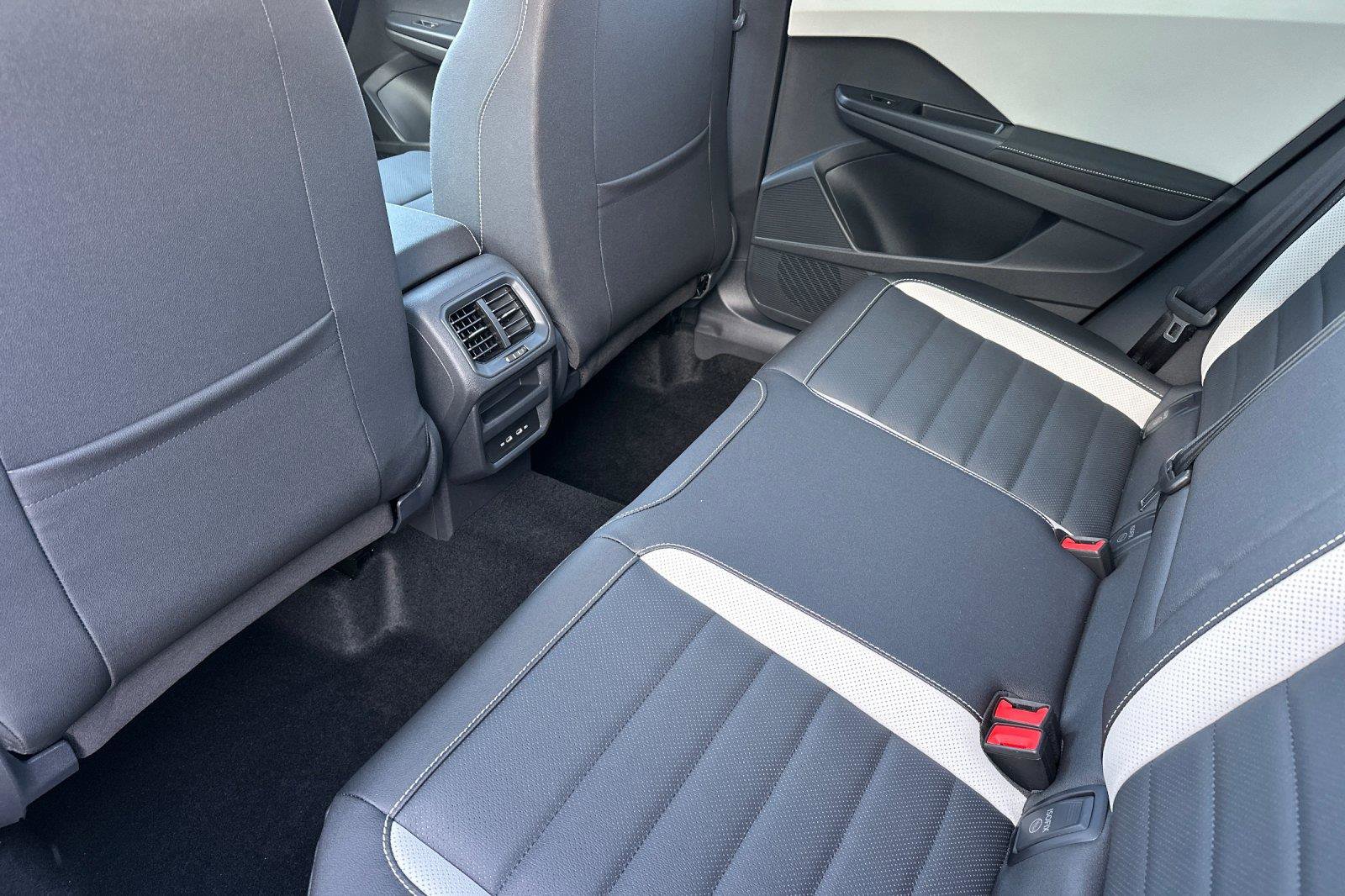 New 2026 Volkswagen Taos SEL image 11