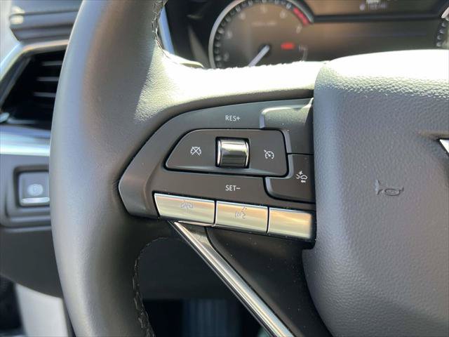 Certified 2025 Cadillac XT6 Luxury AWD/4WD image 22
