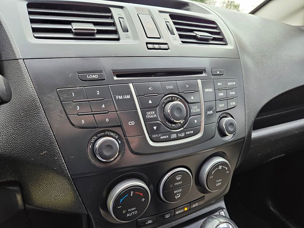 Used 2012 MAZDA MAZDA5 Touring w/ Moonroof & Audio Pkg image 20