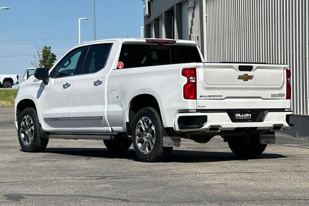 Used 2024 Chevrolet Silverado 1500 High Country w/ Technology Package AWD/4WD image 9
