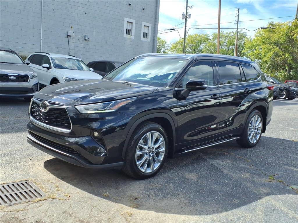 Used 2021 Toyota Highlander Limited AWD/4WD image 9