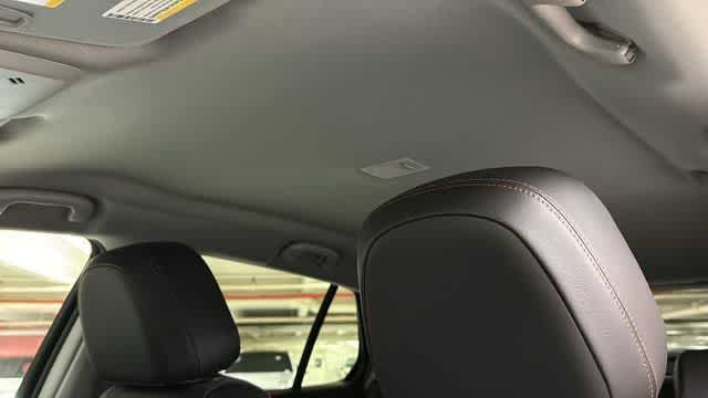 Used 2018 Chevrolet Trax LT w/ LT Convenience Package AWD/4WD image 24