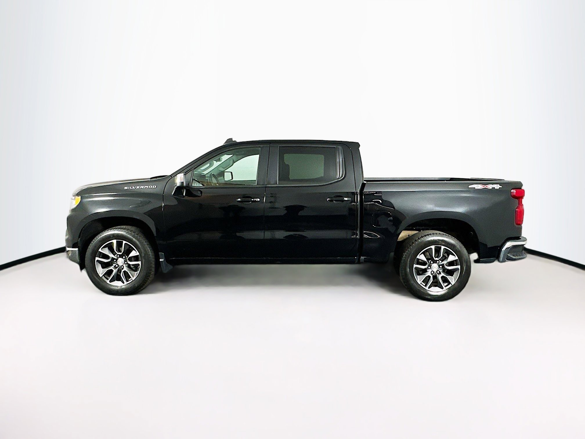 Used 2022 Chevrolet Silverado 1500 LT image 4