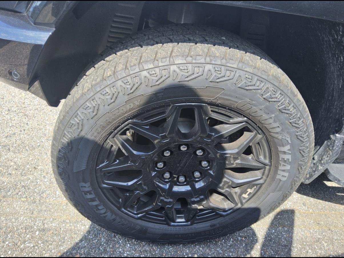 Used 2025 GMC Hummer EV 2X AWD/4WD image 22