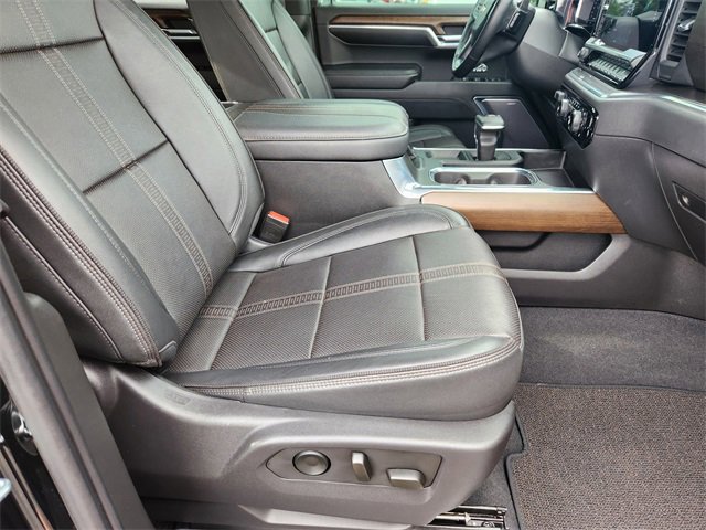 Used 2023 Chevrolet Silverado 1500 High Country w/ Technology Package image 16