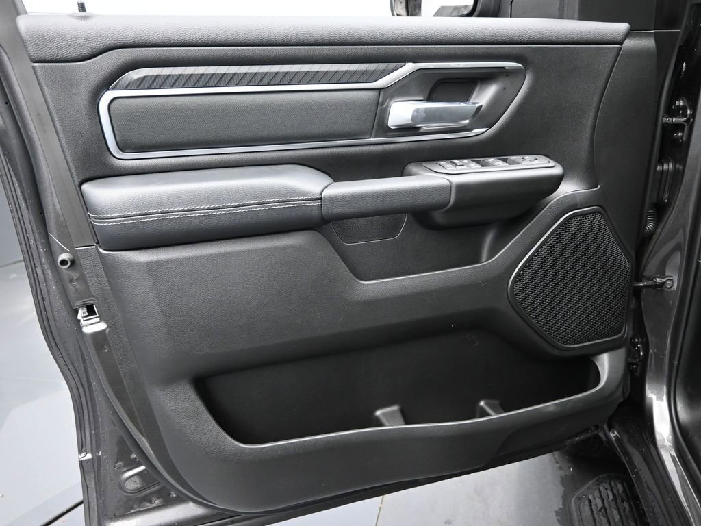 New 2026 RAM 1500 4x4 Crew Cab image 27