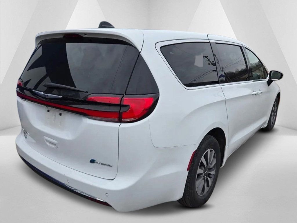 Used 2024 Chrysler Pacifica Select FWD image 7