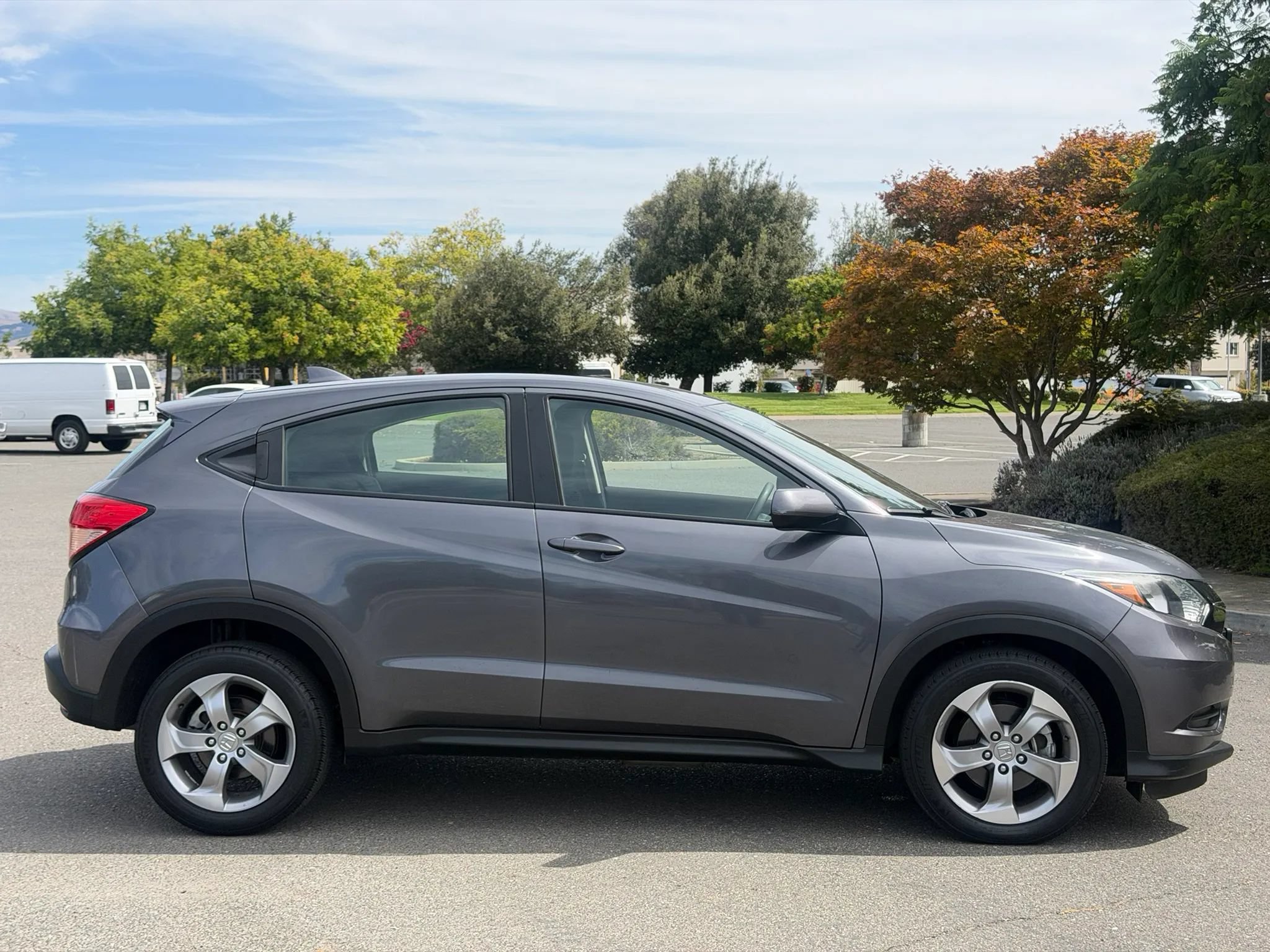 Used 2017 Honda HR-V LX image 6