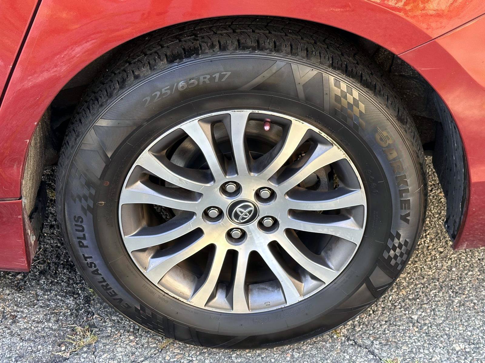Certified 2019 Toyota Sienna XLE w/ XLE Navigation Package FWD image 9