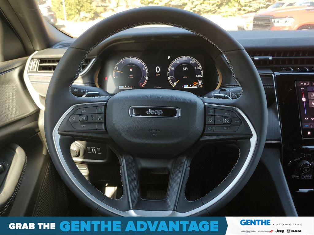 Used 2024 Jeep Grand Cherokee L Altitude AWD/4WD image 28