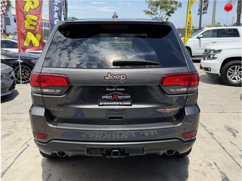 Used 2018 Jeep Grand Cherokee Trailhawk w/ Trailhawk Luxury Group AWD/4WD image 12
