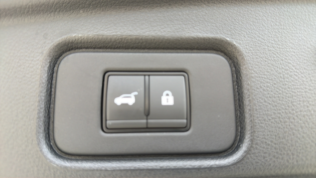 Used 2024 Nissan Pathfinder SL AWD/4WD image 10