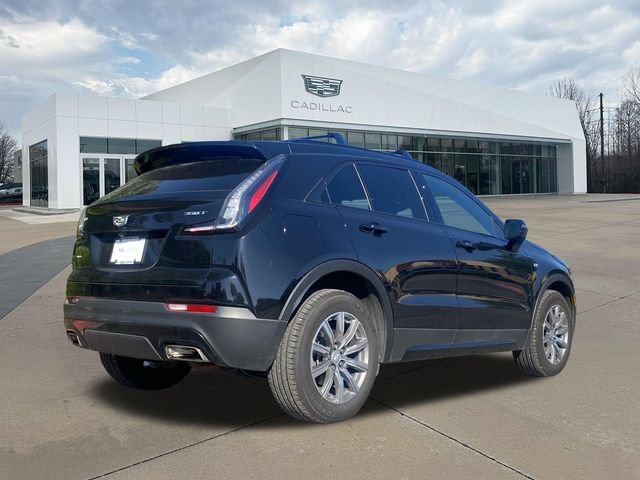 Used 2022 Cadillac XT4 Sport w/ Enhanced Visibility Package AWD/4WD image 3
