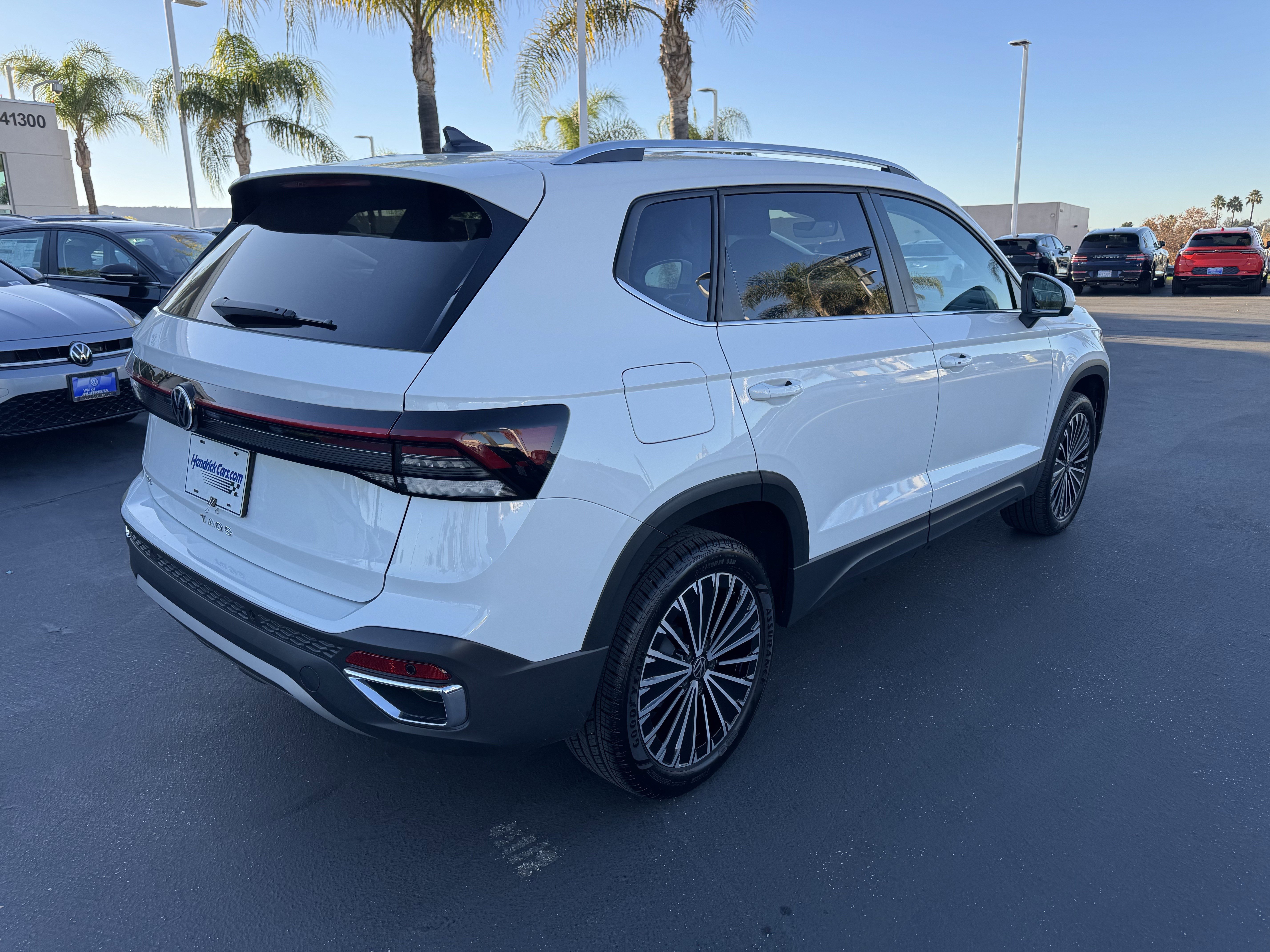 Used 2025 Volkswagen Taos SE image 10