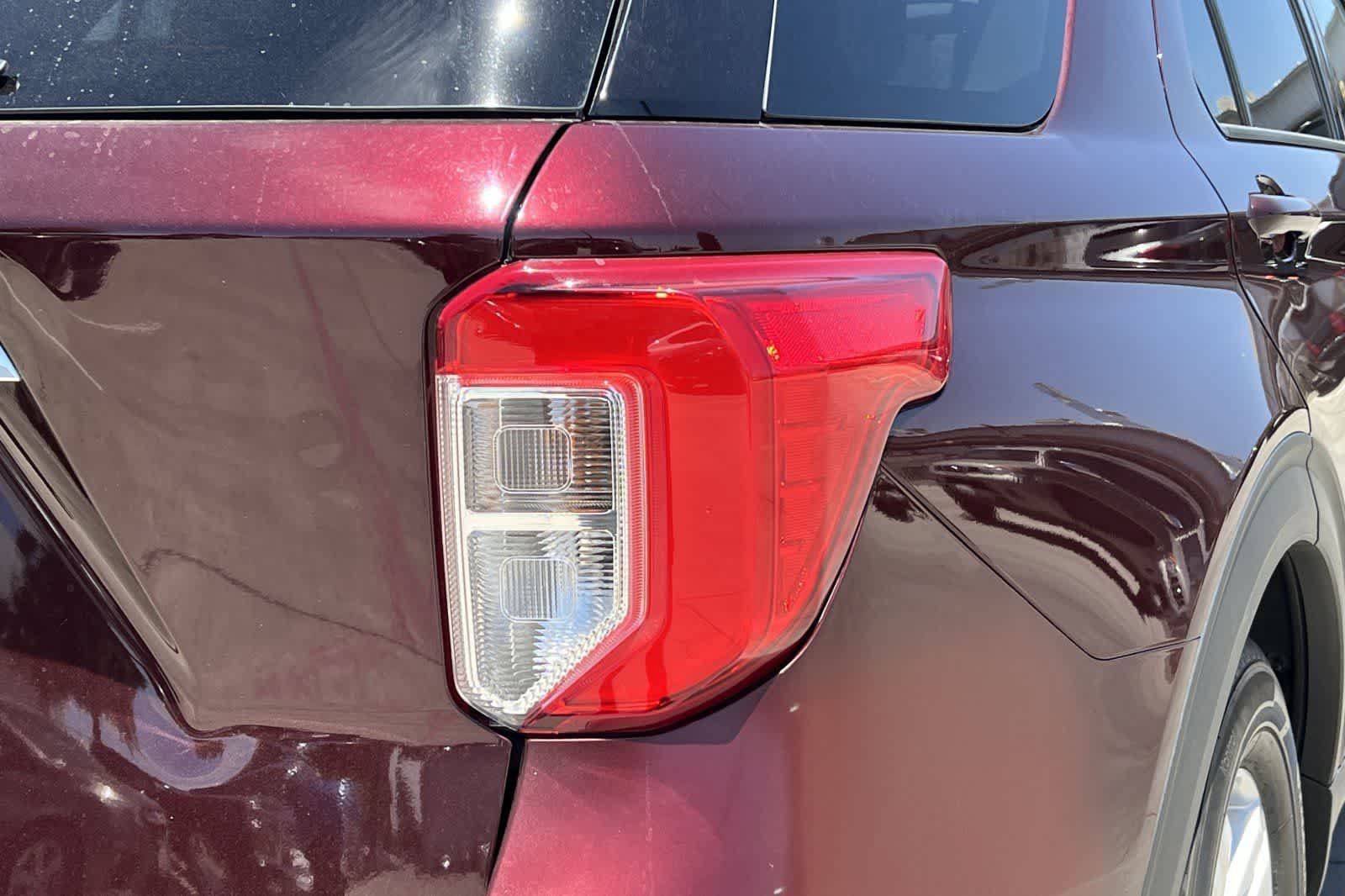 Used 2022 Ford Explorer XLT w/ Equipment Group 202A RWD image 13