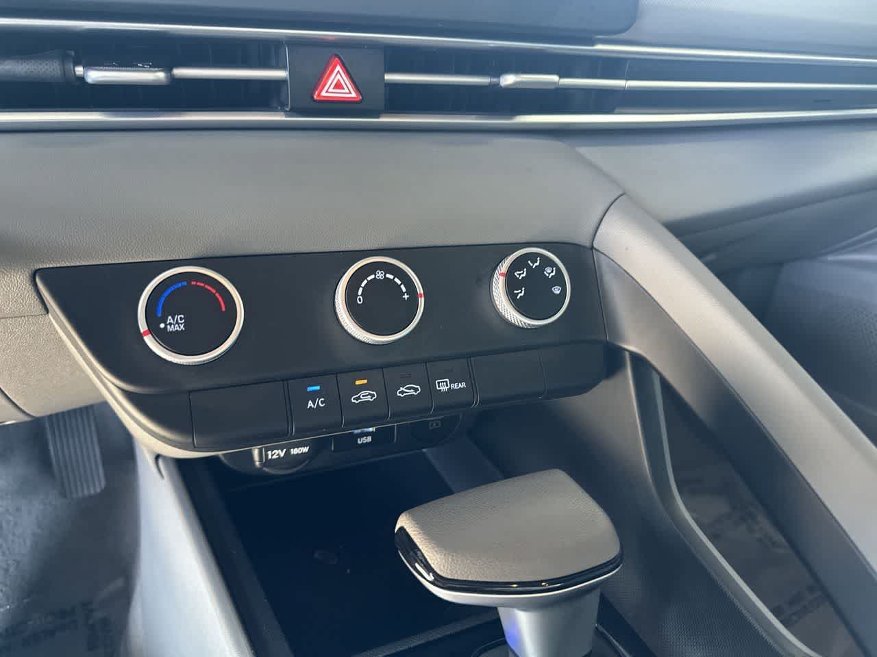 Used 2026 Hyundai Elantra SE FWD image 20