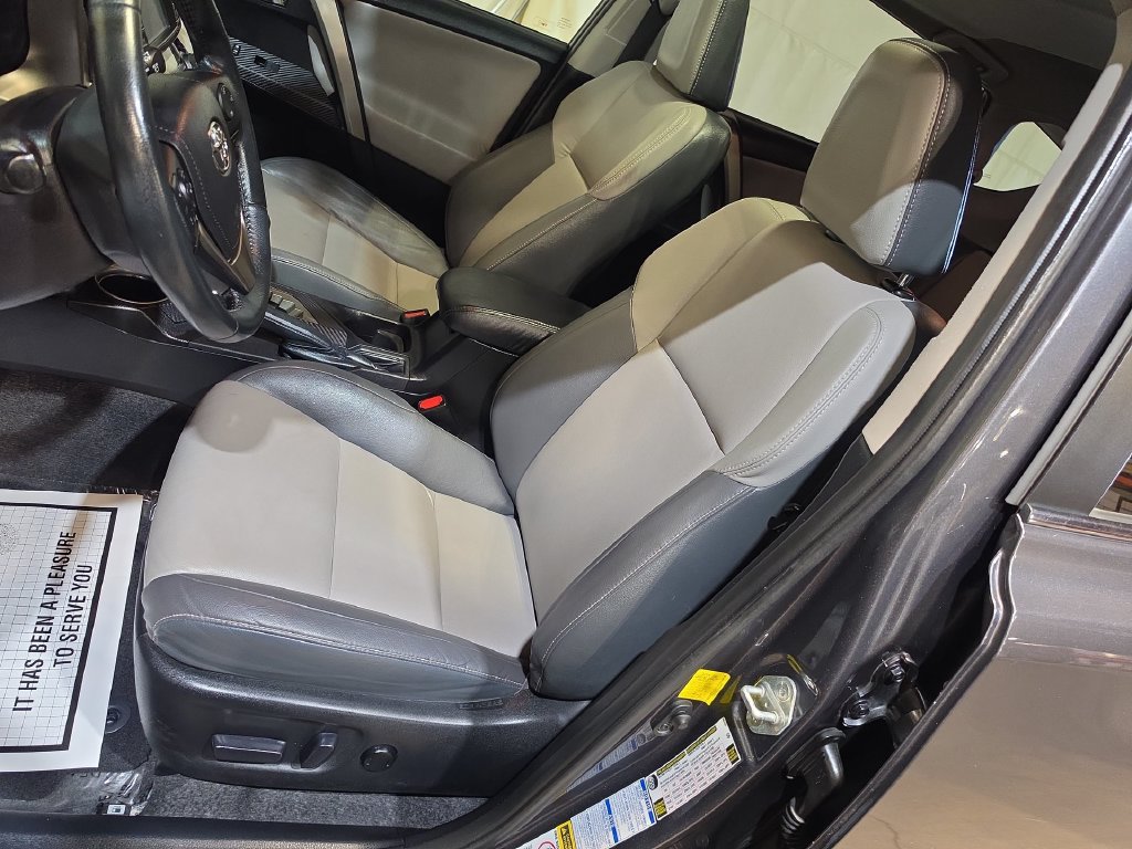 Used 2015 Toyota RAV4 Limited w/ Technology Package AWD/4WD image 13