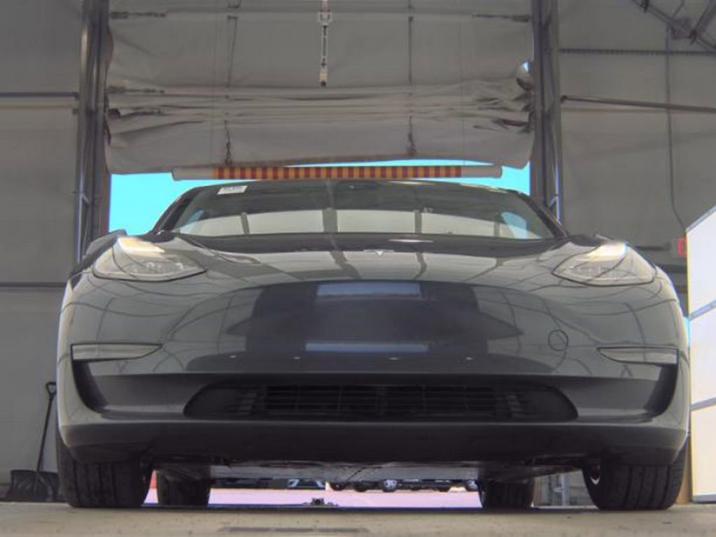 Used 2023 Tesla Model 3 Standard Range RWD image 3