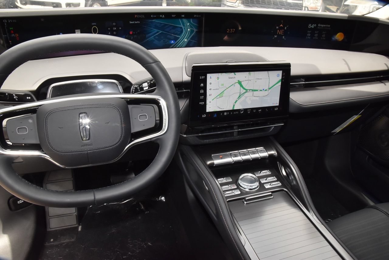 New 2026 Lincoln Nautilus Reserve AWD/4WD image 32