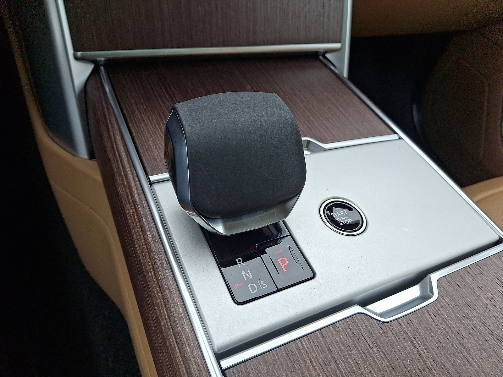 New 2026 Land Rover Range Rover SE AWD/4WD image 11