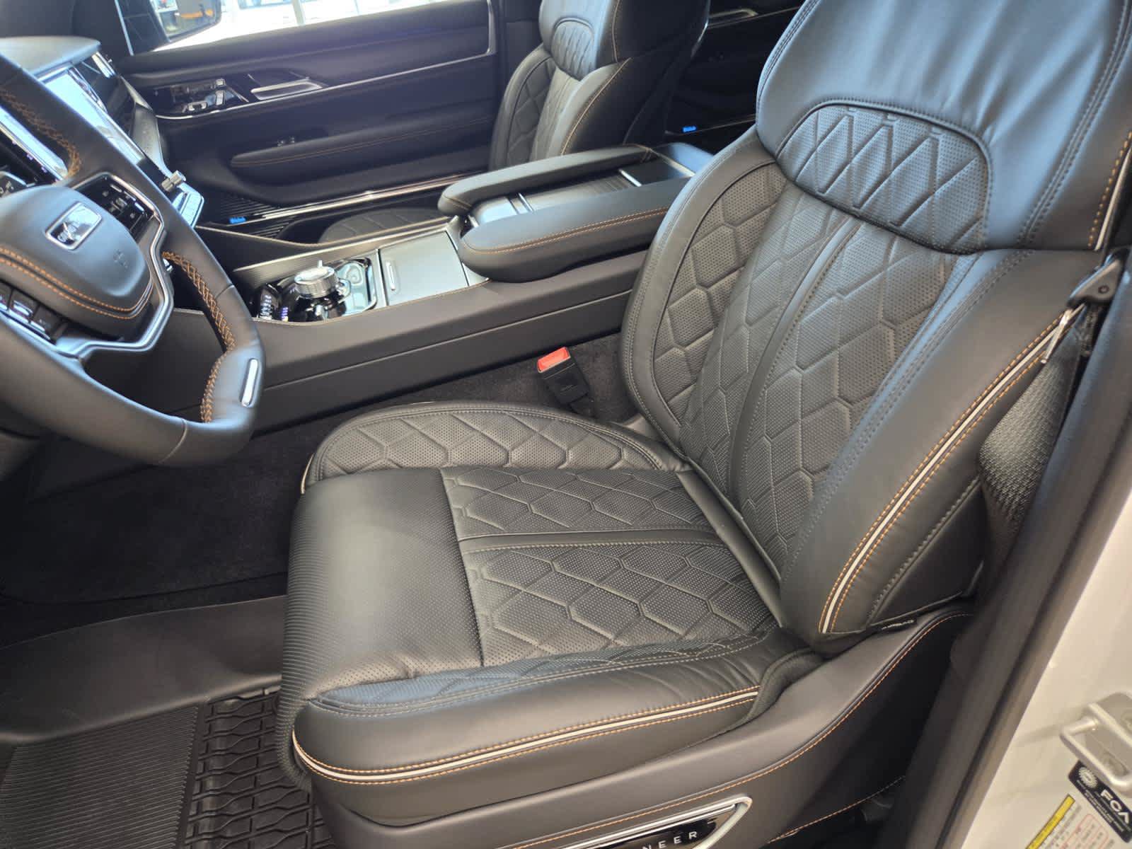 New 2026 Jeep Grand Wagoneer L Summit AWD/4WD image 16