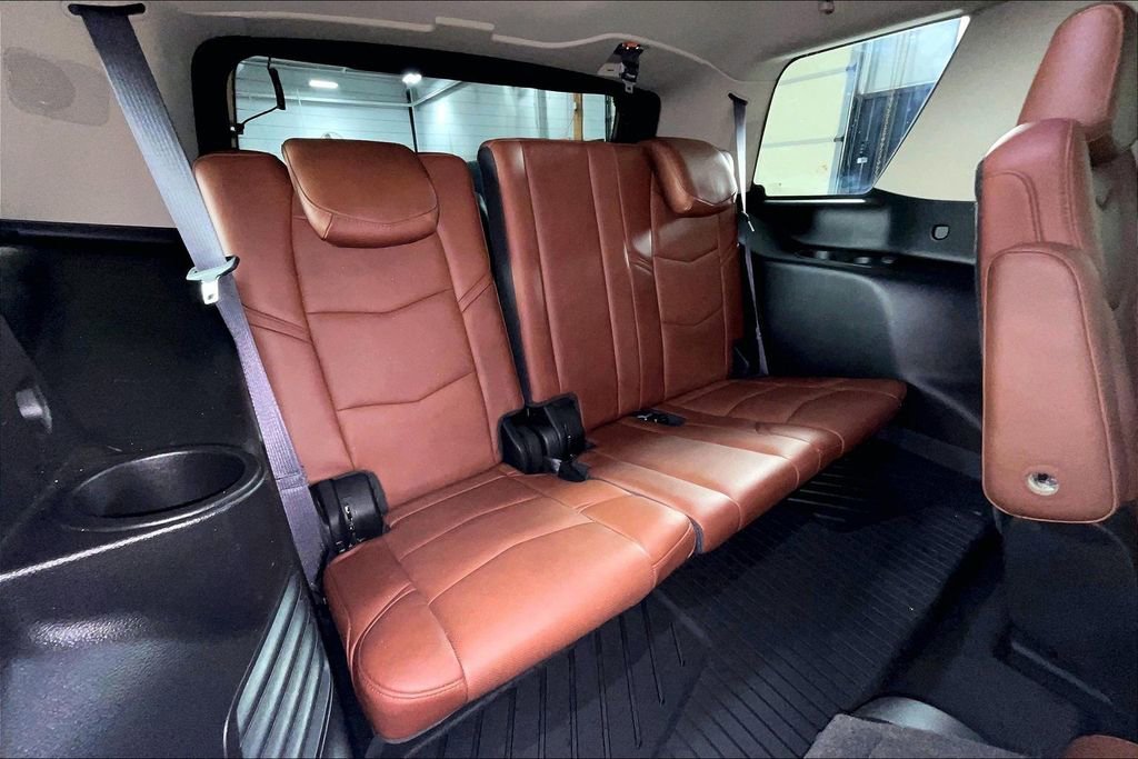Used 2017 Cadillac Escalade Premium Luxury image 39
