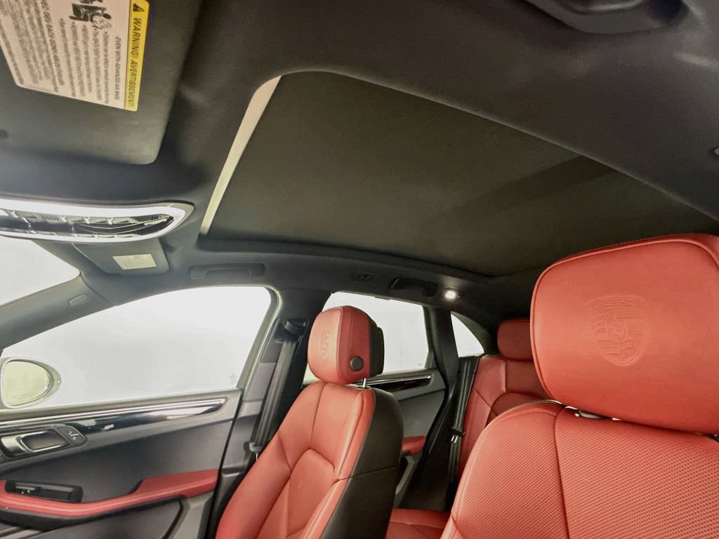 Certified 2026 Porsche Macan AWD/4WD image 14