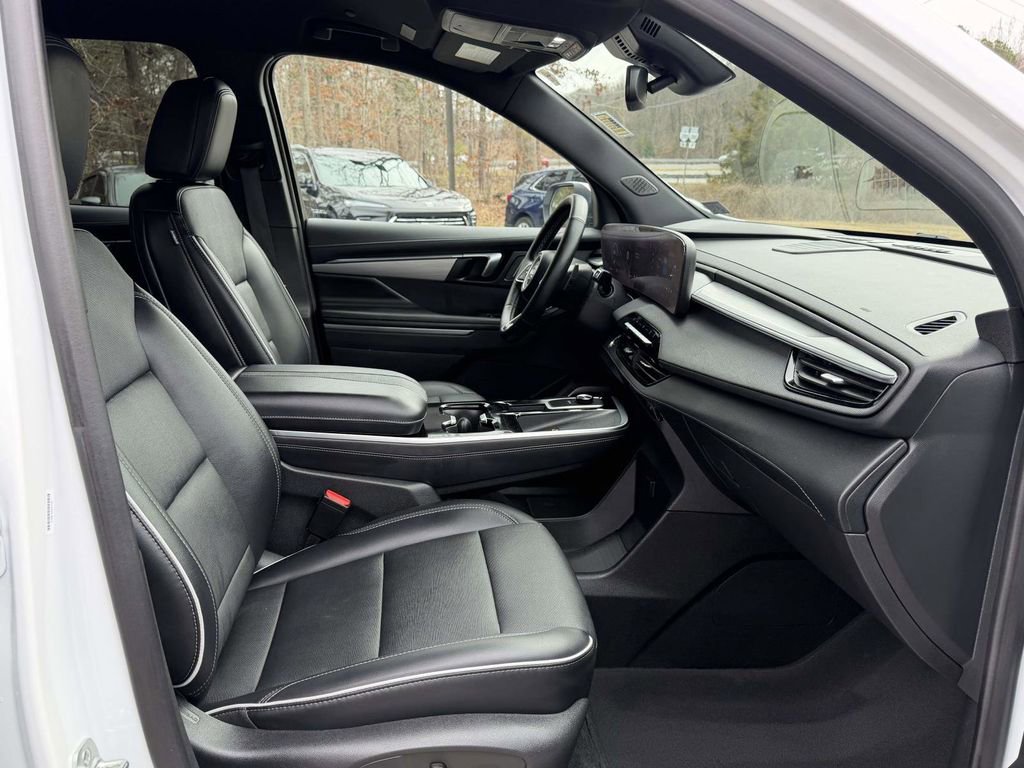Used 2025 Buick Enclave Preferred image 13