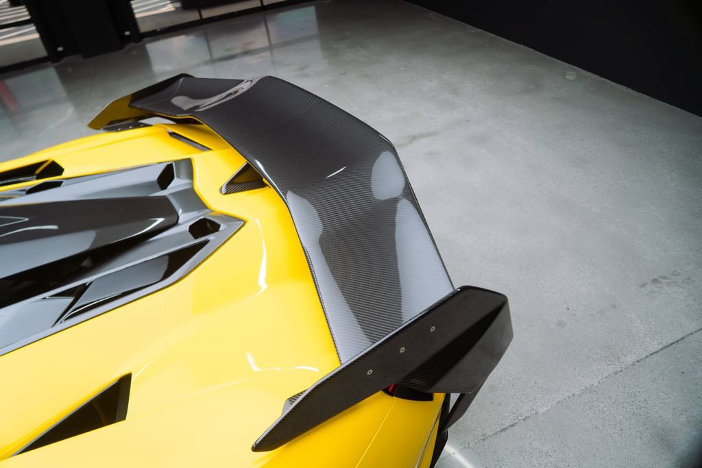 Used 2024 Lamborghini Revuelto AWD/4WD image 26