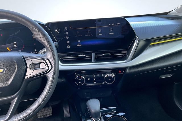 Used 2024 Chevrolet Trax LT FWD image 9