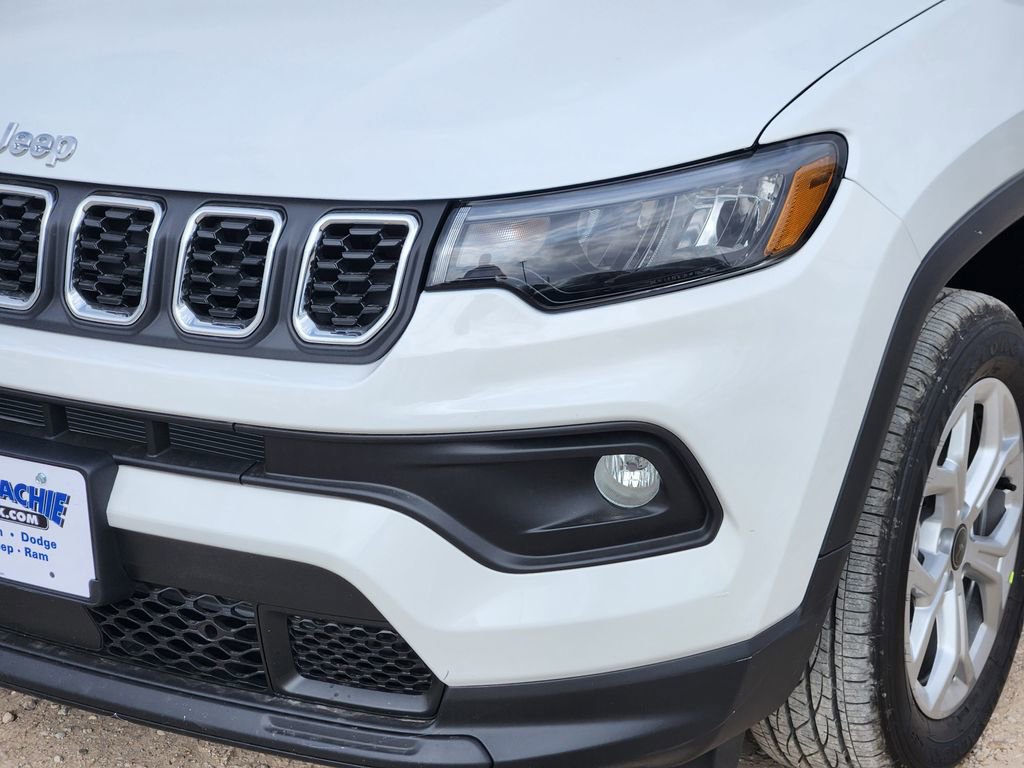 New 2026 Jeep Compass Latitude image 5