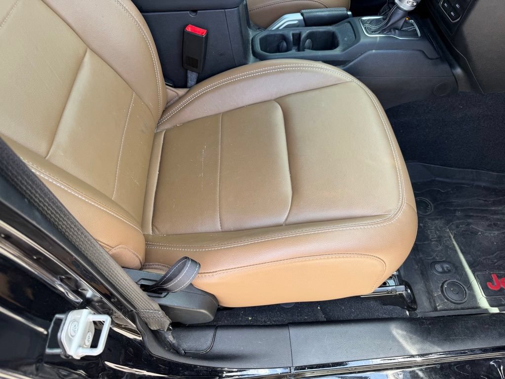 Used 2020 Jeep Wrangler Unlimited Sahara AWD/4WD image 16