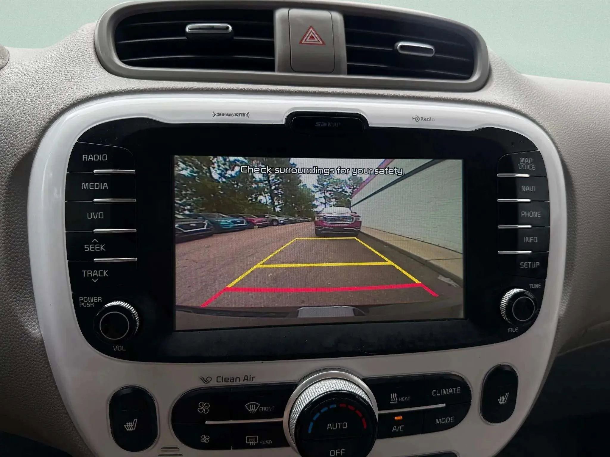 Used 2017 Kia Soul EV image 23