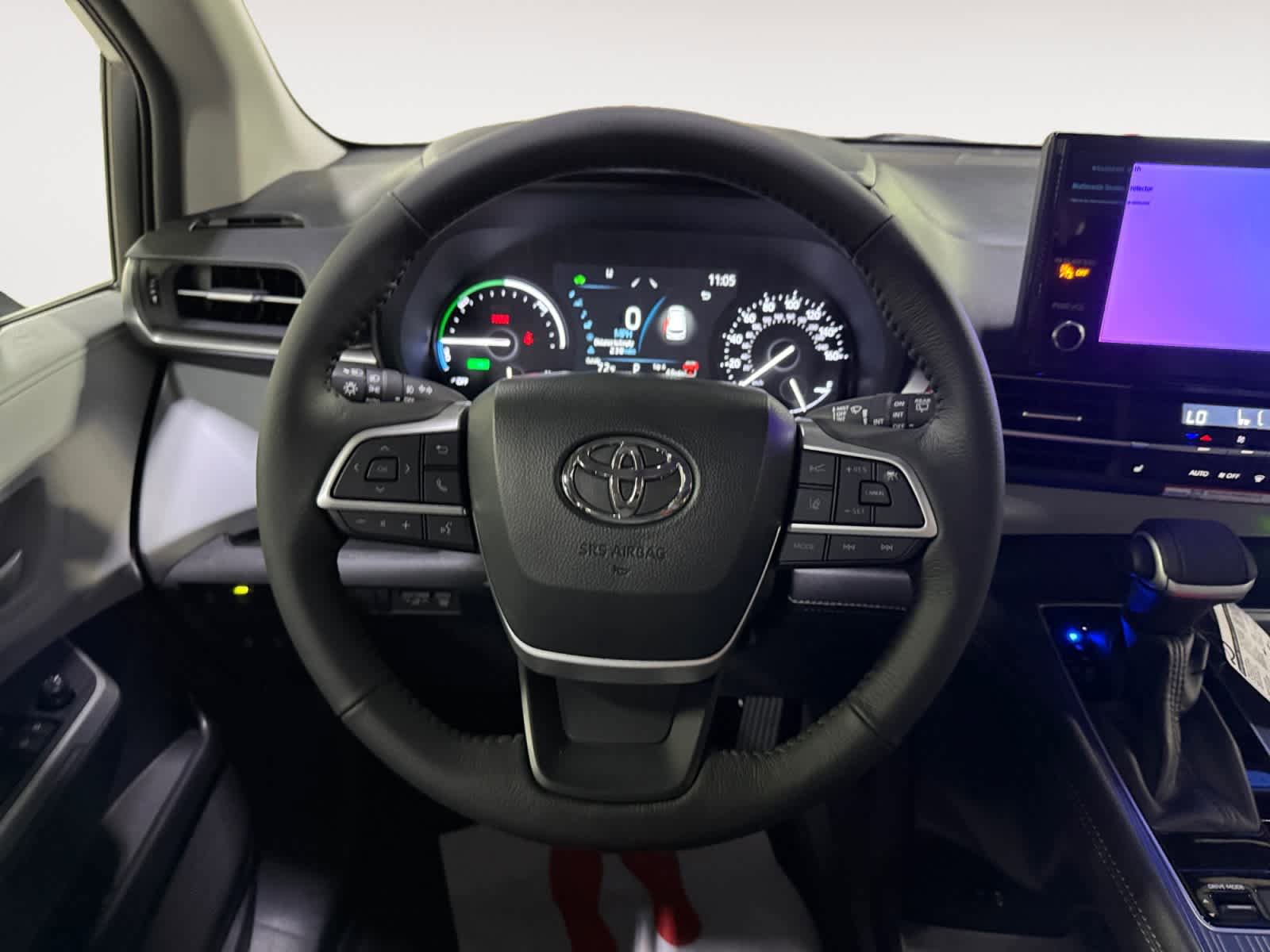 New 2026 Toyota Sienna XLE FWD image 15