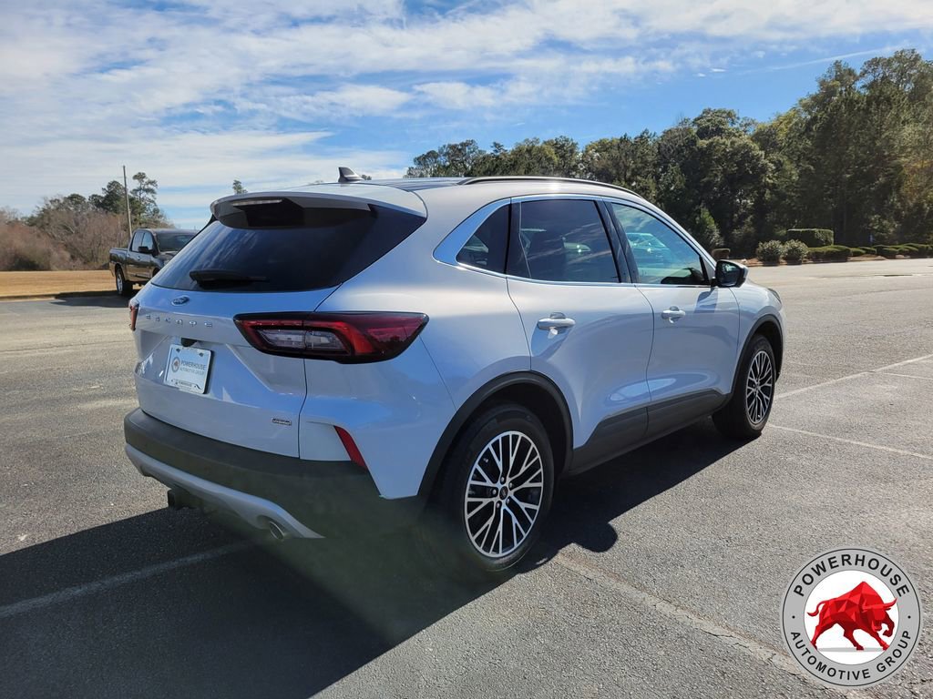 Certified 2025 Ford Escape SE w/ PHEV Premium Package image 6