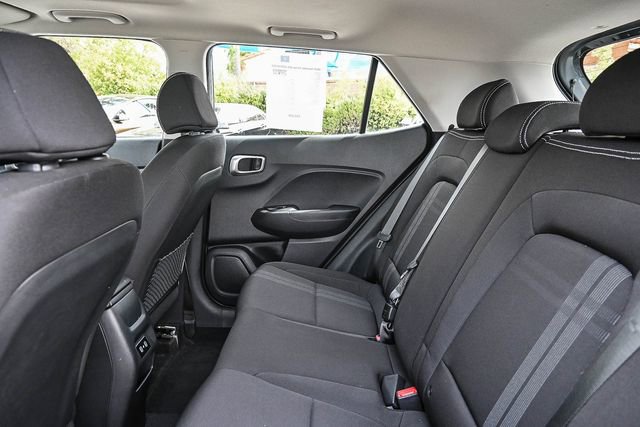 Certified 2025 Hyundai Venue SEL image 17