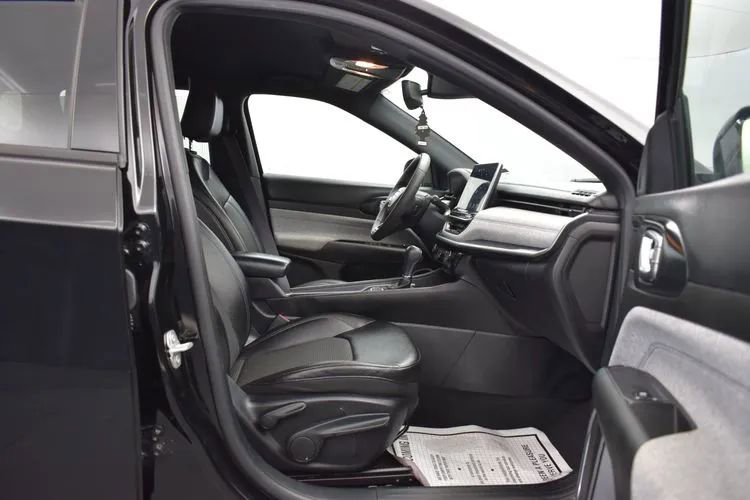 Used 2024 Jeep Compass Latitude AWD/4WD image 17