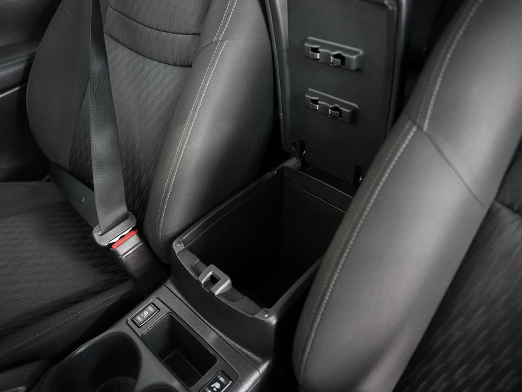 Used 2020 Nissan Rogue SV FWD image 29
