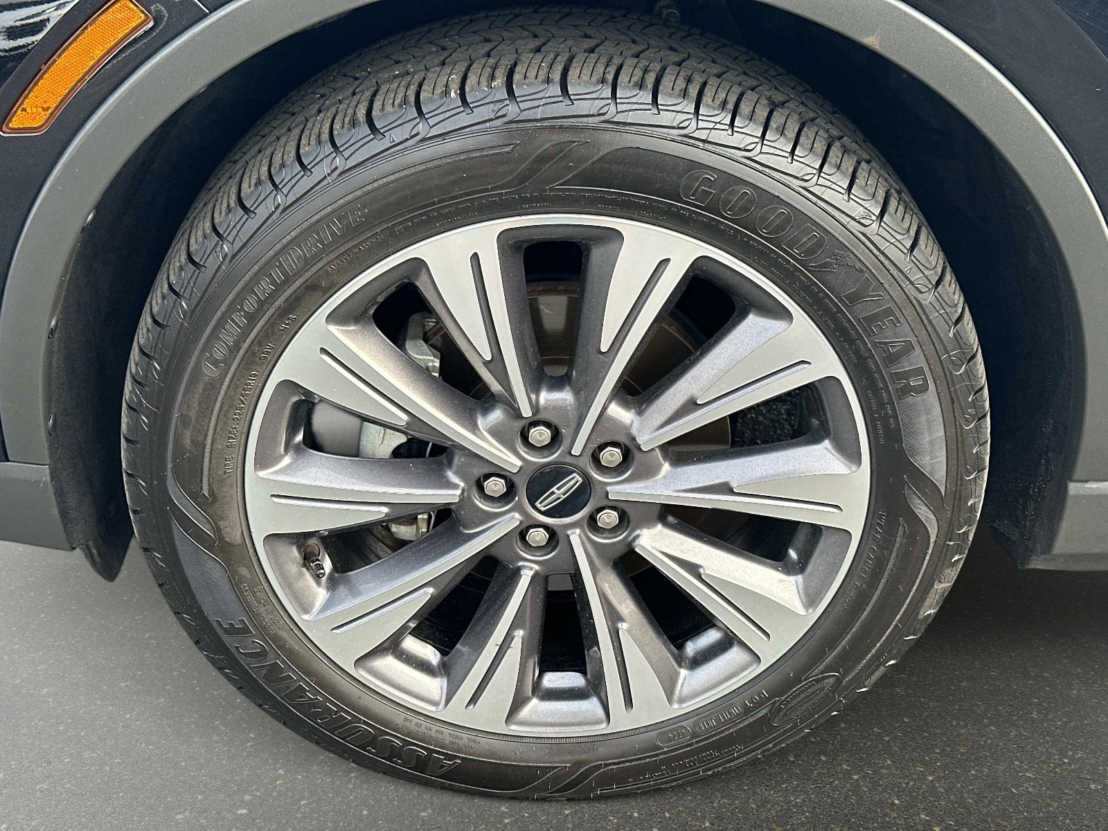 Used 2022 Lincoln Corsair Reserve w/ Equipment Group 201A image 10