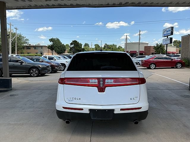 Used 2019 Lincoln MKT AWD image 6
