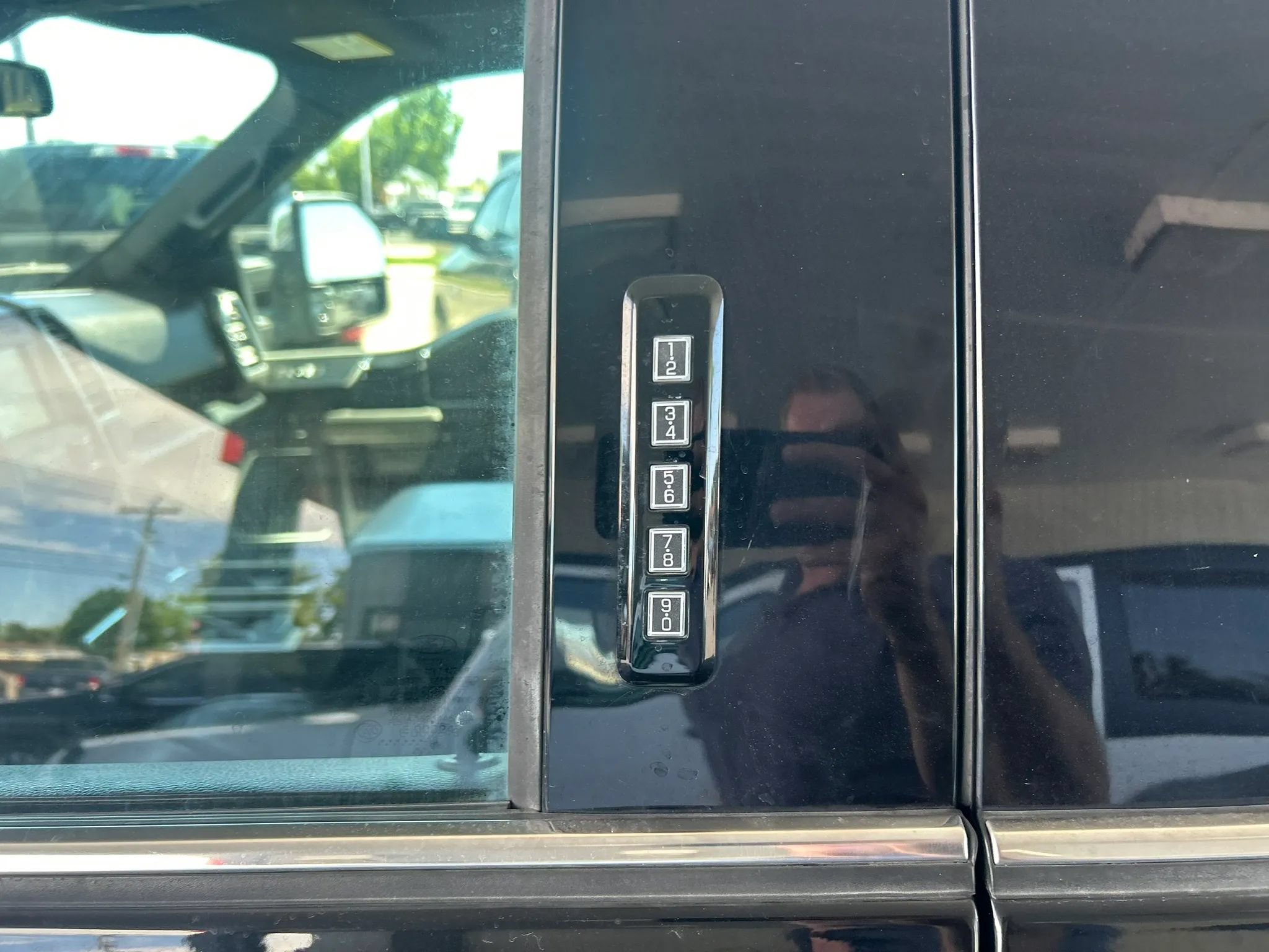 Used 2018 Ford F150 Platinum w/ Equipment Group 701A Luxury AWD/4WD image 20