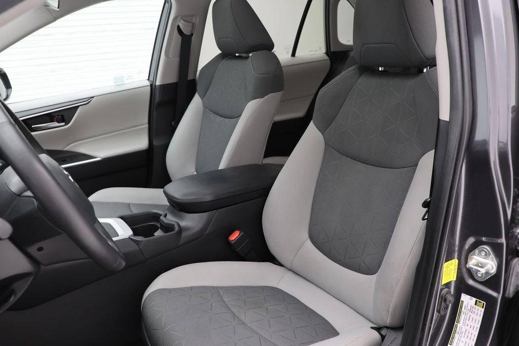 Used 2021 Toyota RAV4 XLE w/ Convenience Package image 15