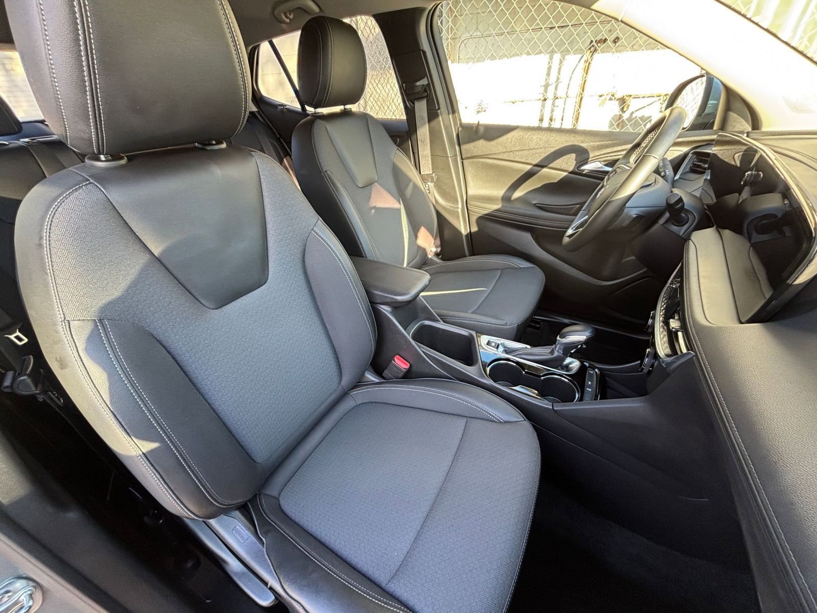 Used 2025 Buick Encore GX Preferred image 36