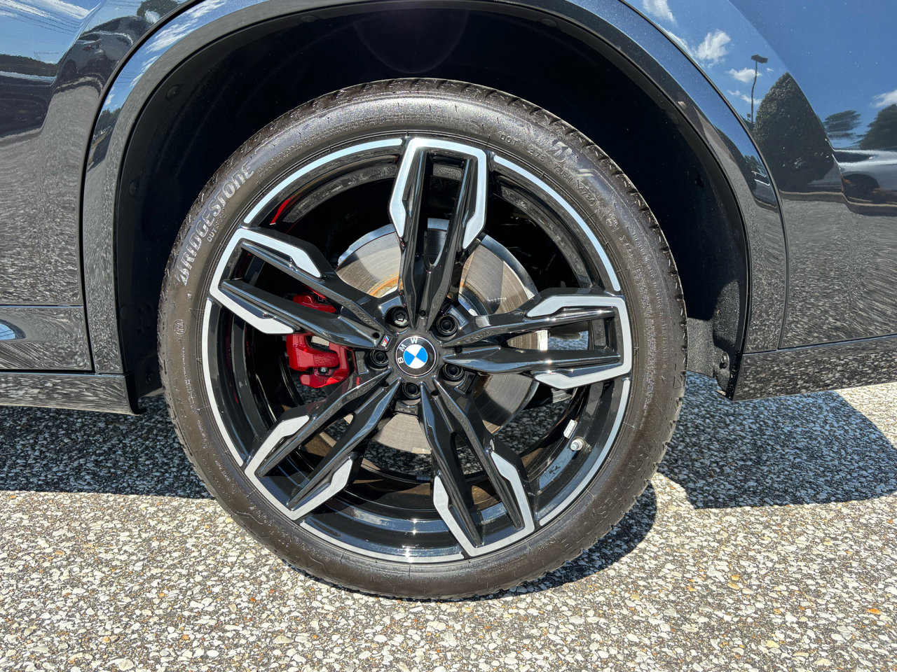 Used 2025 BMW X4 M40i w/ Premium Package image 32