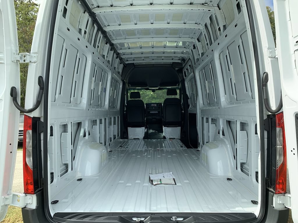 Used 2023 Mercedes-Benz Sprinter 2500 image 10