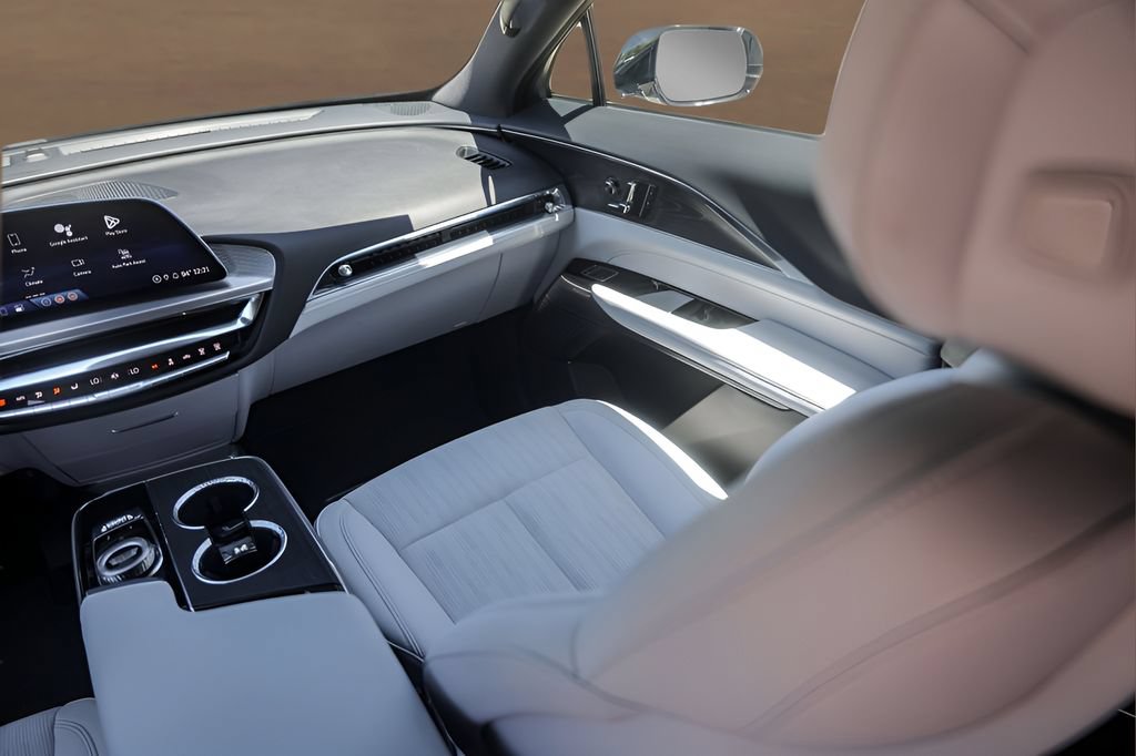 Certified 2024 Cadillac Lyriq Sport RWD image 24
