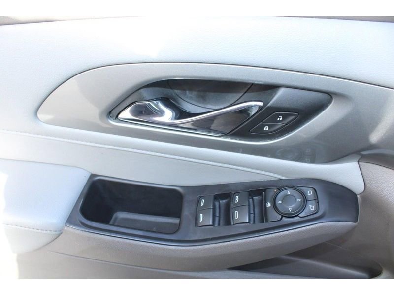 Used 2021 Chevrolet Traverse LT FWD image 20