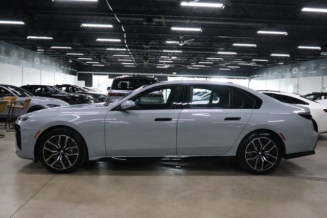 Used 2026 BMW 740i xDrive AWD/4WD image 2